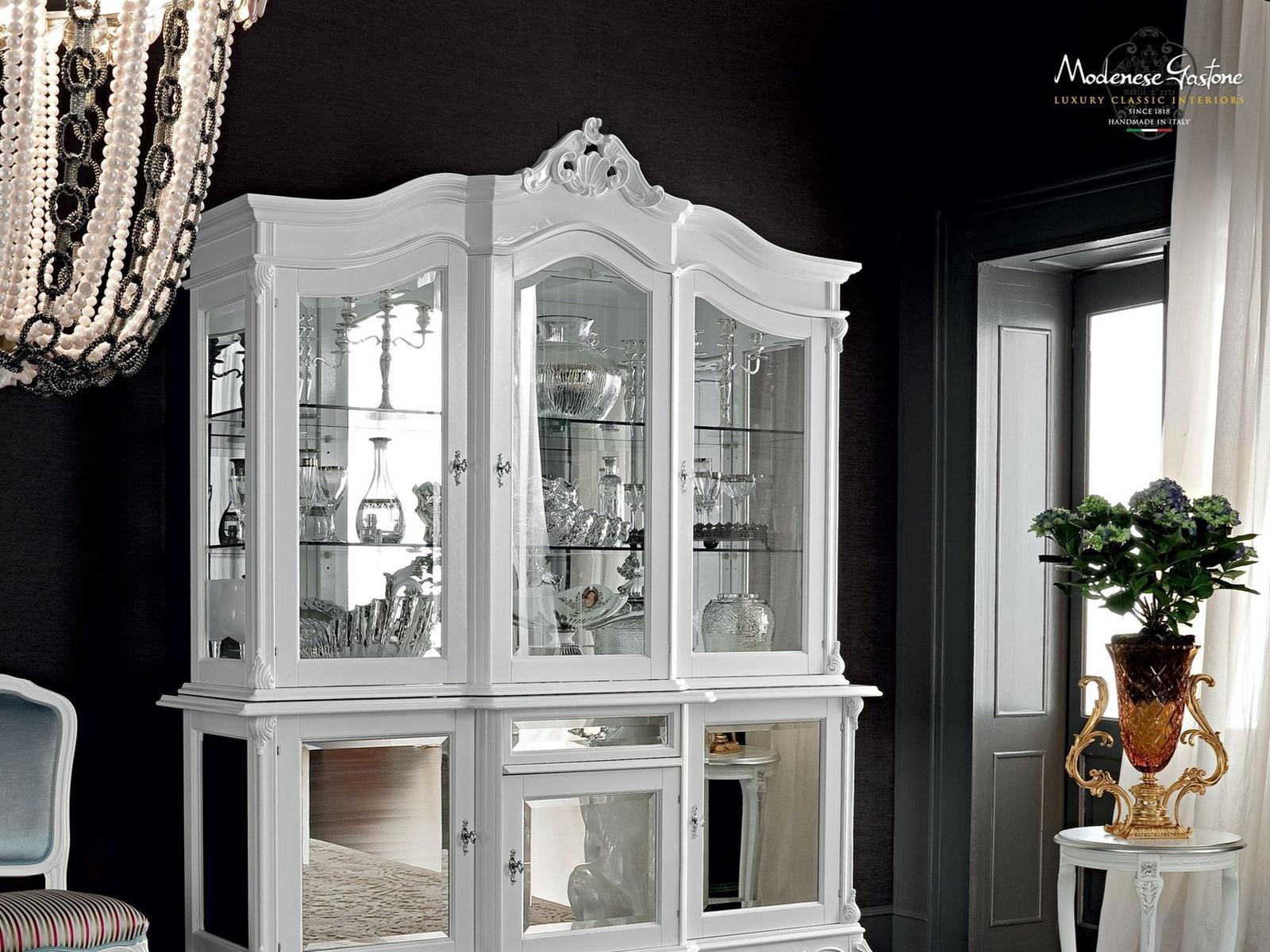 12102 Solid wood display cabinet