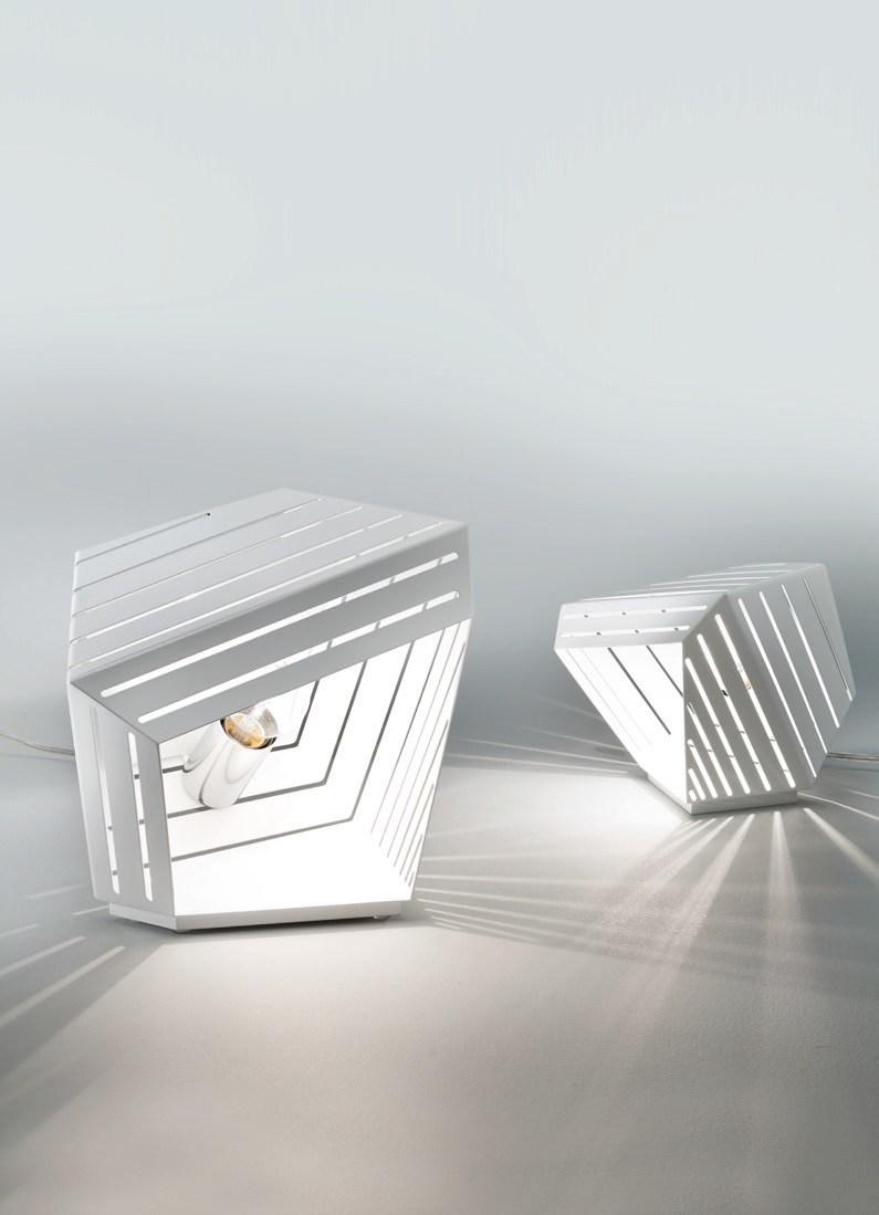 DADÌ Direct light iron table lamp