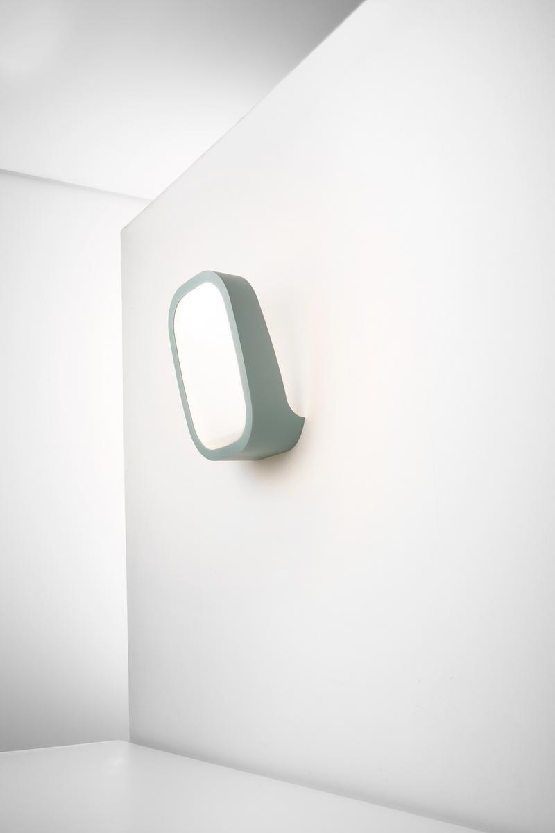 IDEO LED indirect light wall light