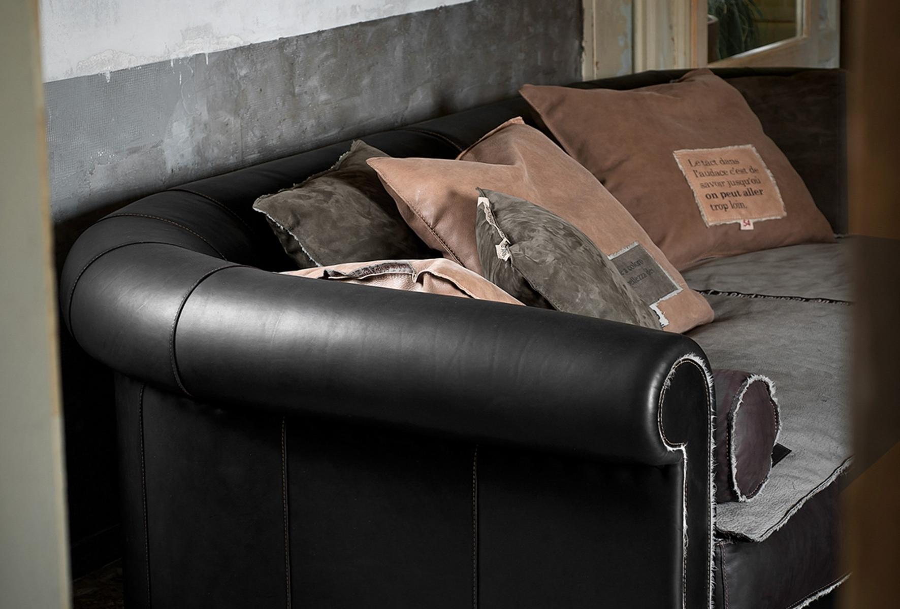 ALFRED SPECIAL EDITION TRENCH Leather sofa