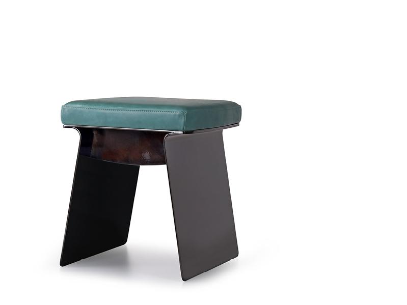GEA Low stool with integrated cushion