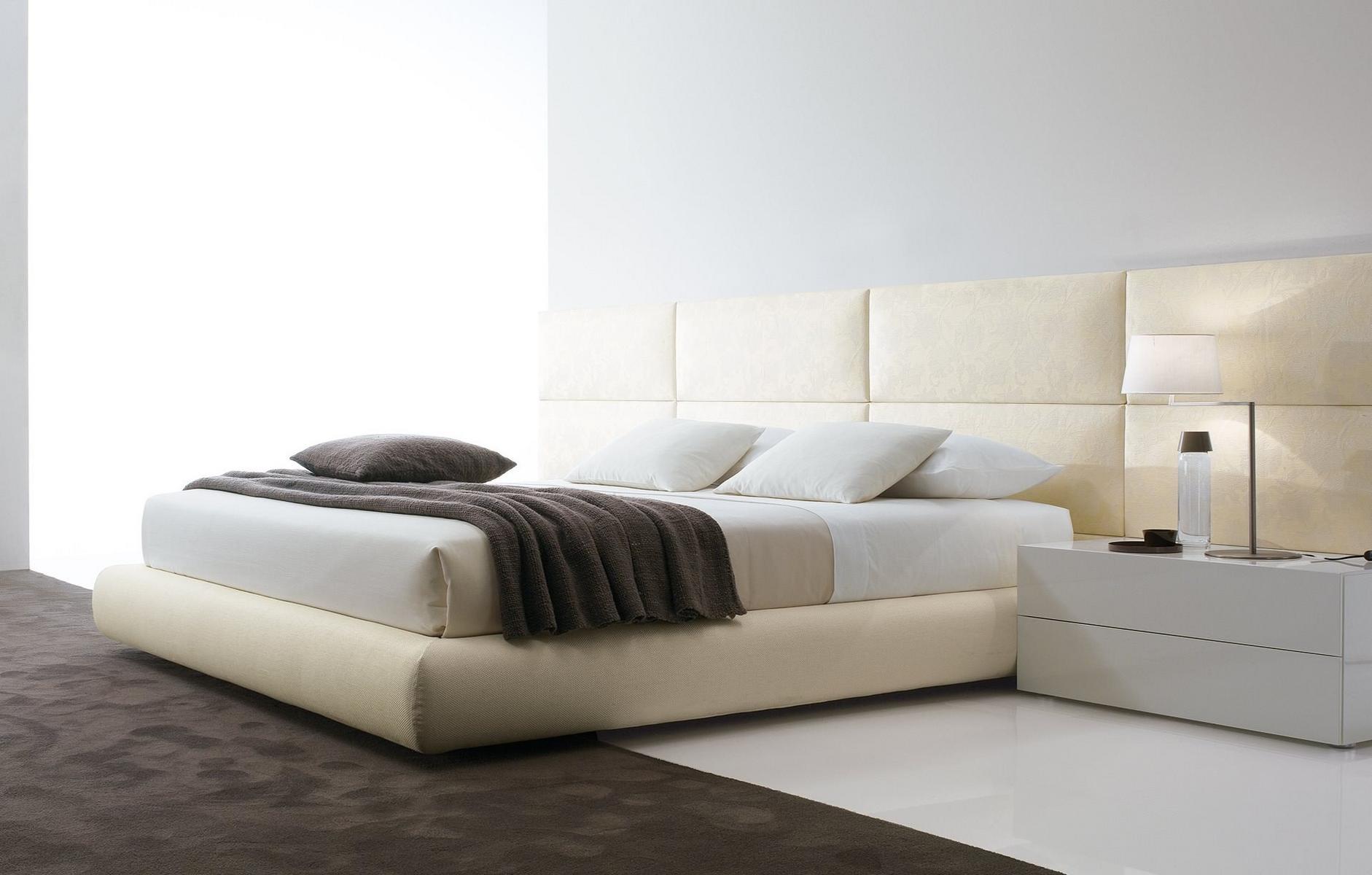 DREAM Upholstered double bed with high headboard