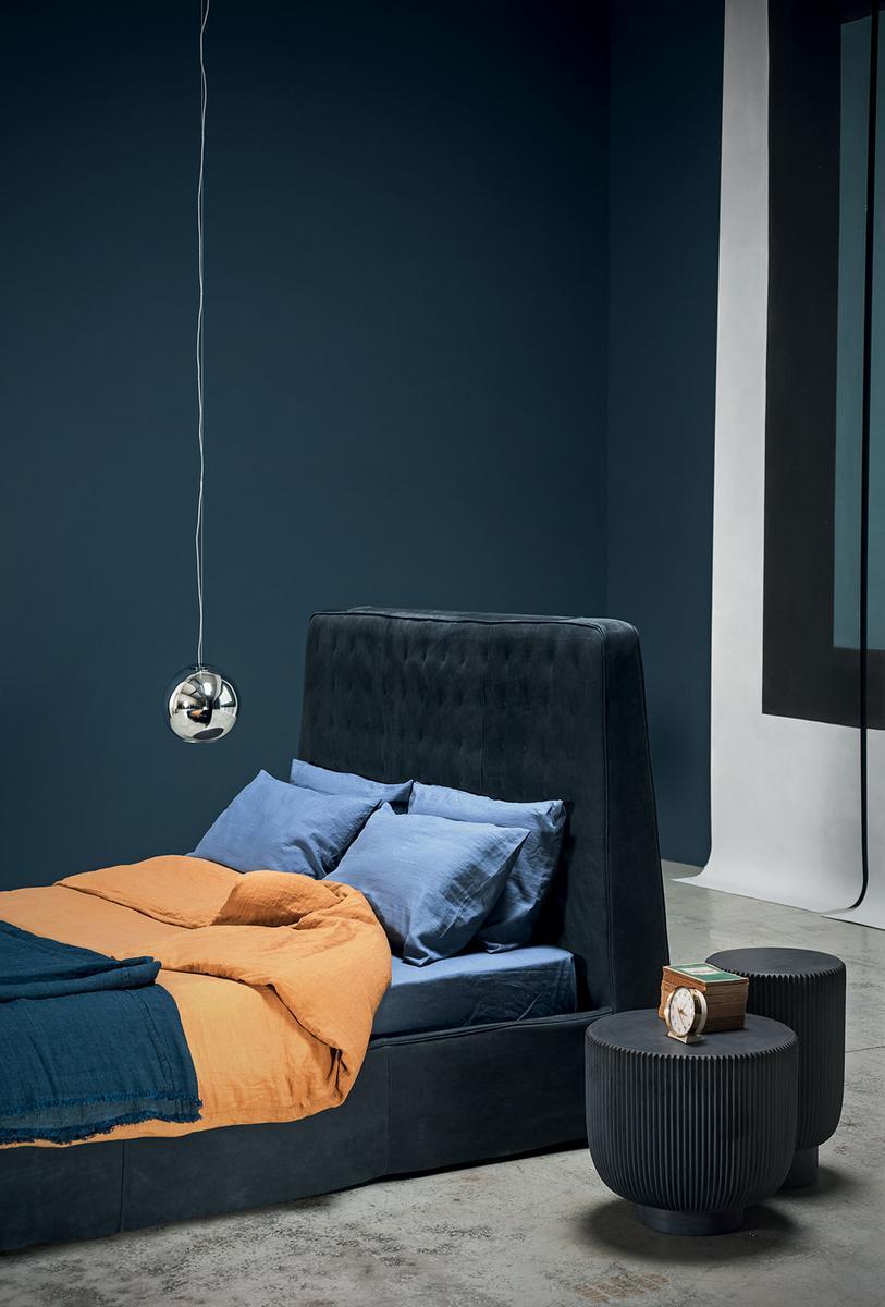 INNSBRUCK Leather bed with upholstered headboard
