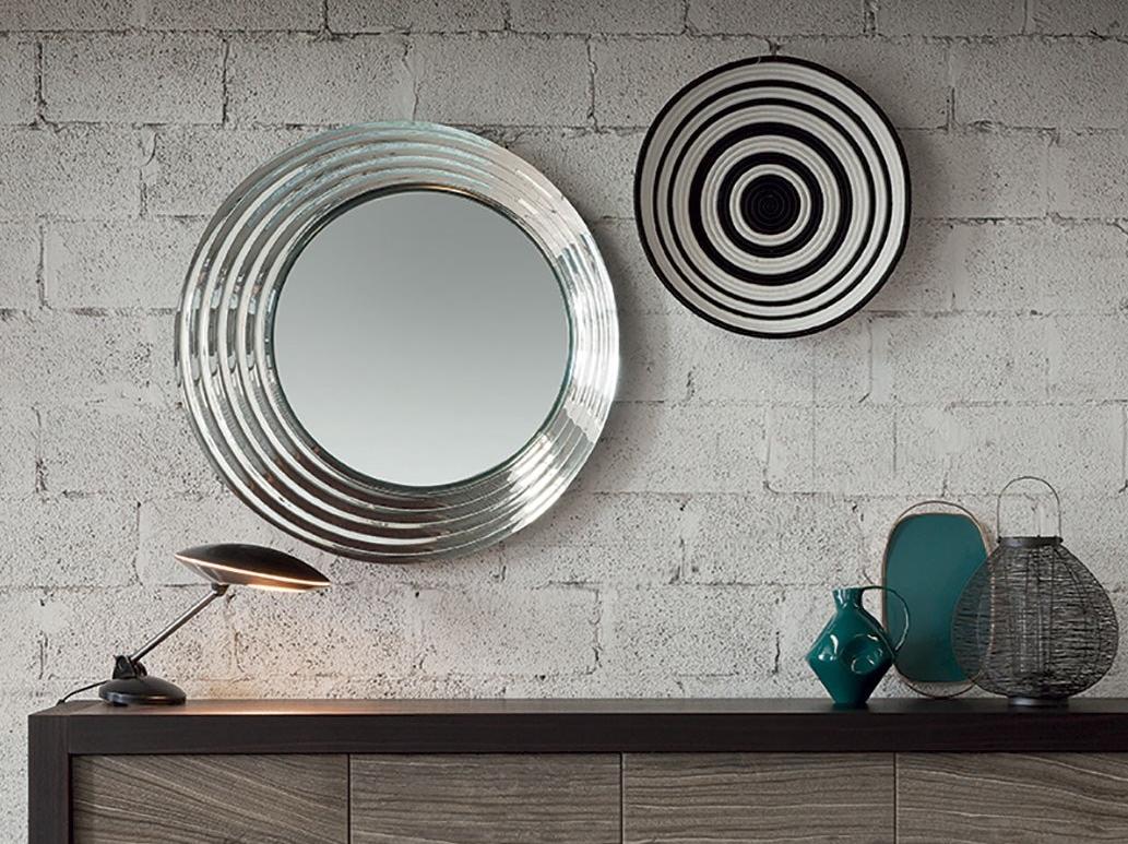 QUEEN Round framed wall-mounted mirror