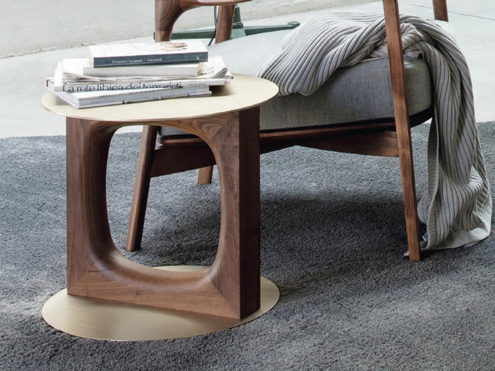 TENCO Brass coffee table and solid wood structure