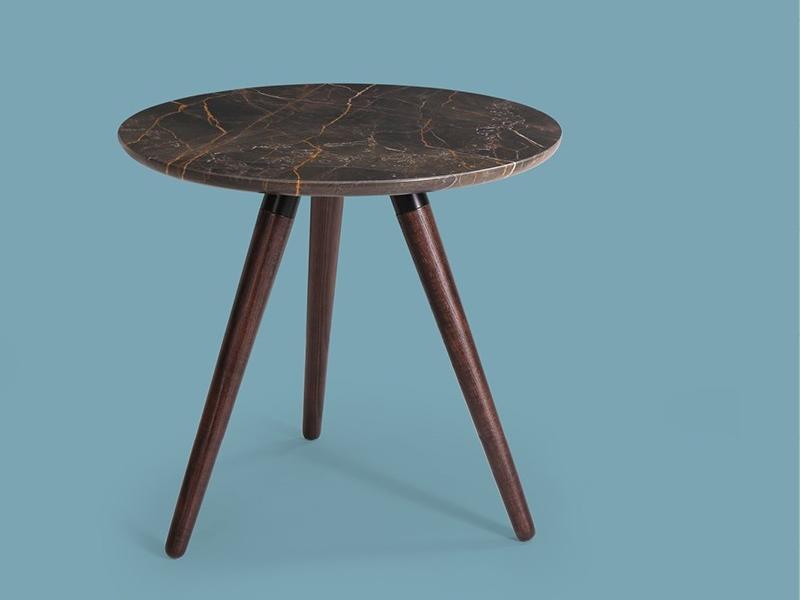 LIGHT Round marble coffee table