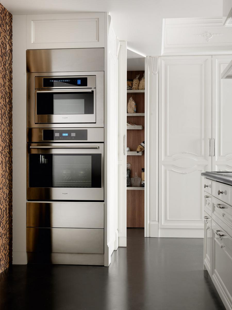 IDEA Custom walnut kitchen with island