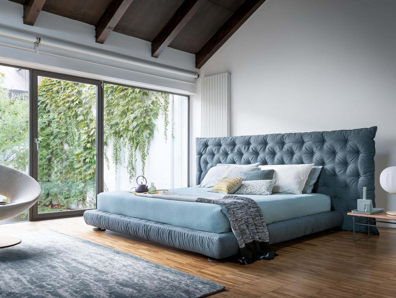 FULL MOON Double bed with upholstered headboard