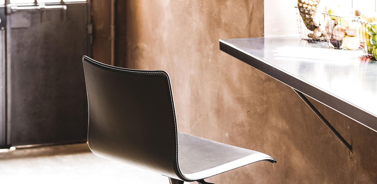 TOTO X Leather bar chair