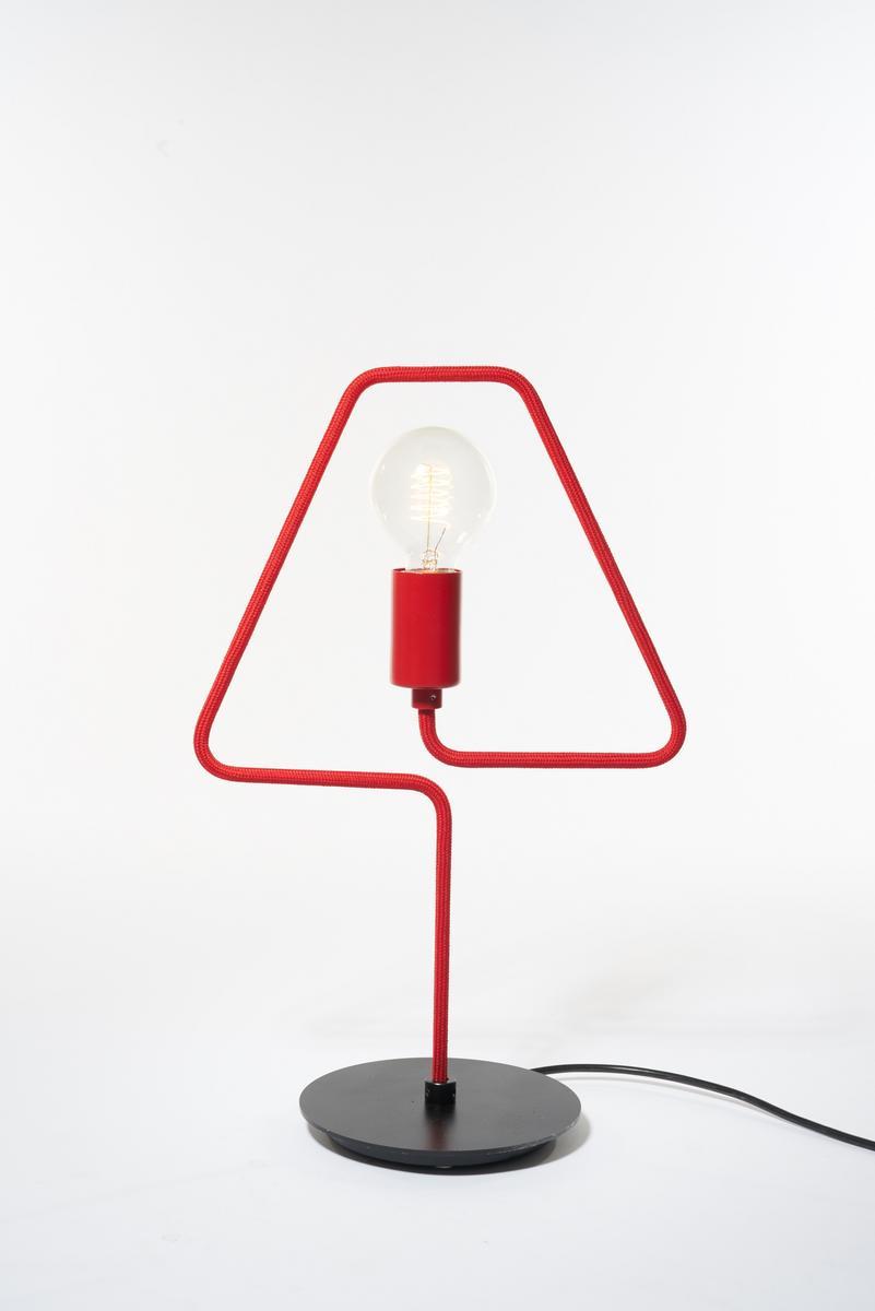 A-SHADE Direct light metal table lamp