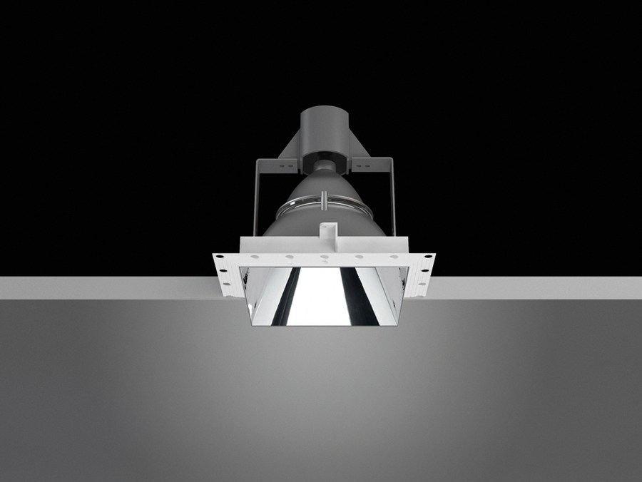 EVERYTHING LED square aluminium spotlight