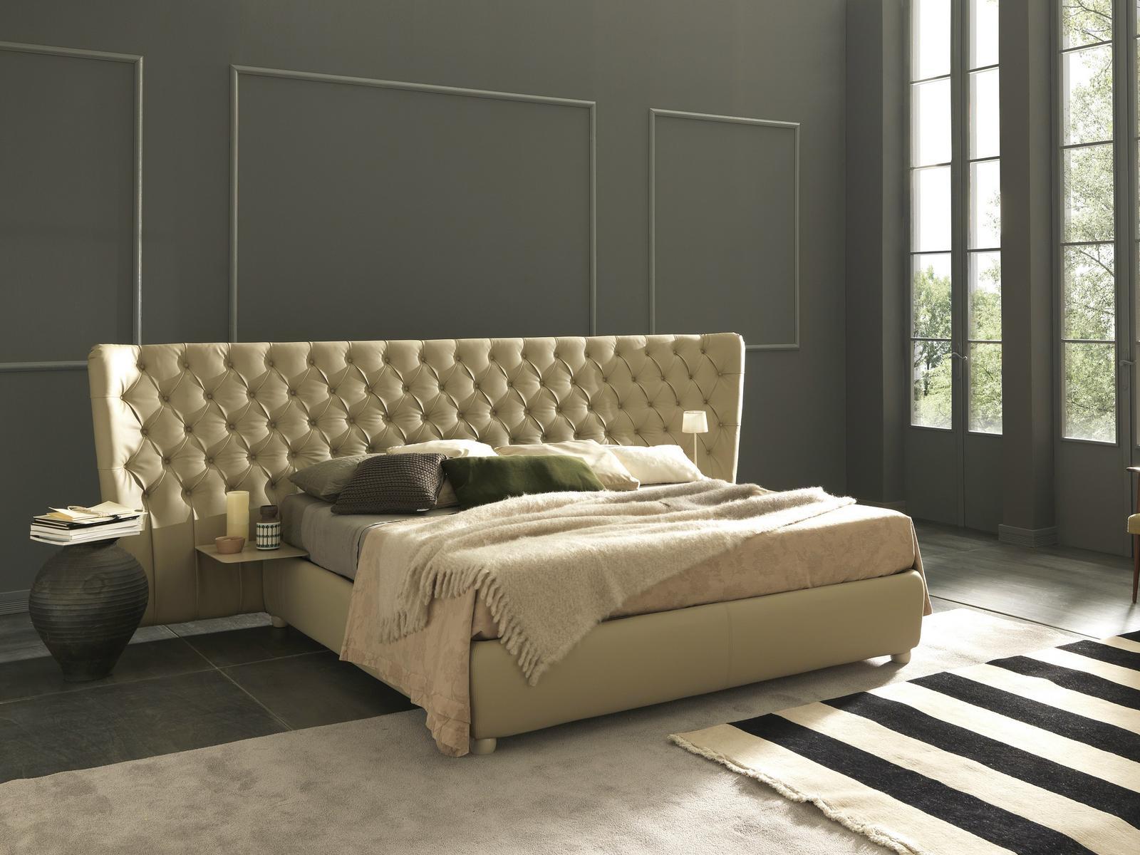 SELENE EXTRA LARGE Double bed with tufted headboard