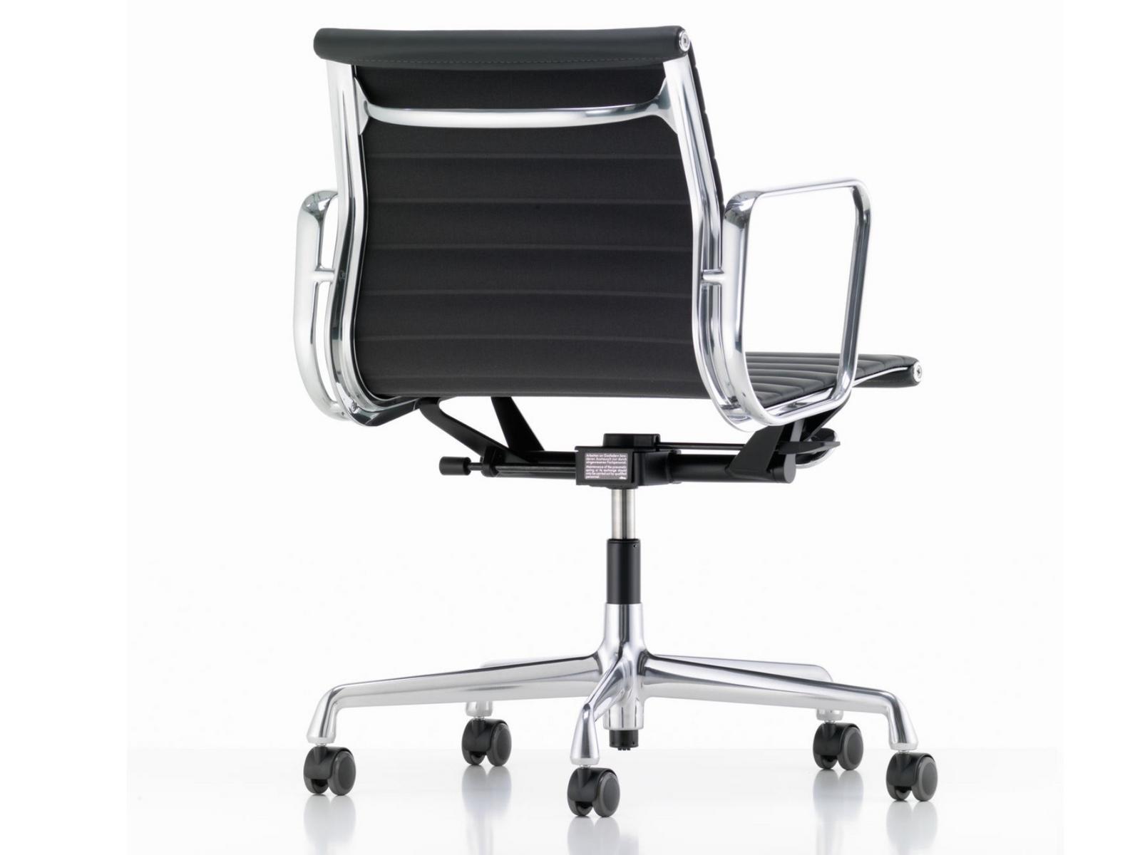 ALUMINIUM CHAIR EA 117 Swivel leather office chair with armrests