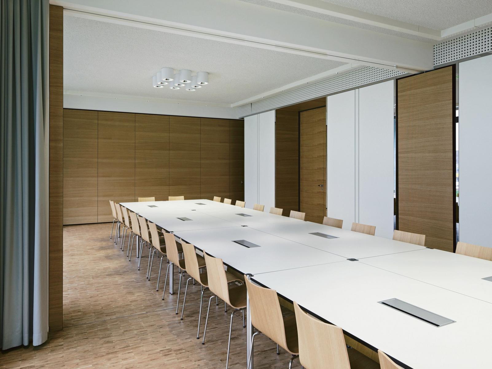 HALLER CONFERENCE TABLE Meeting table