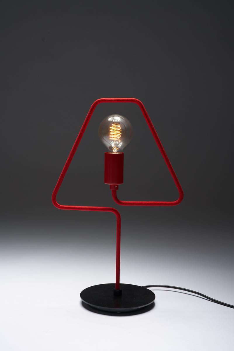A-SHADE Direct light metal table lamp