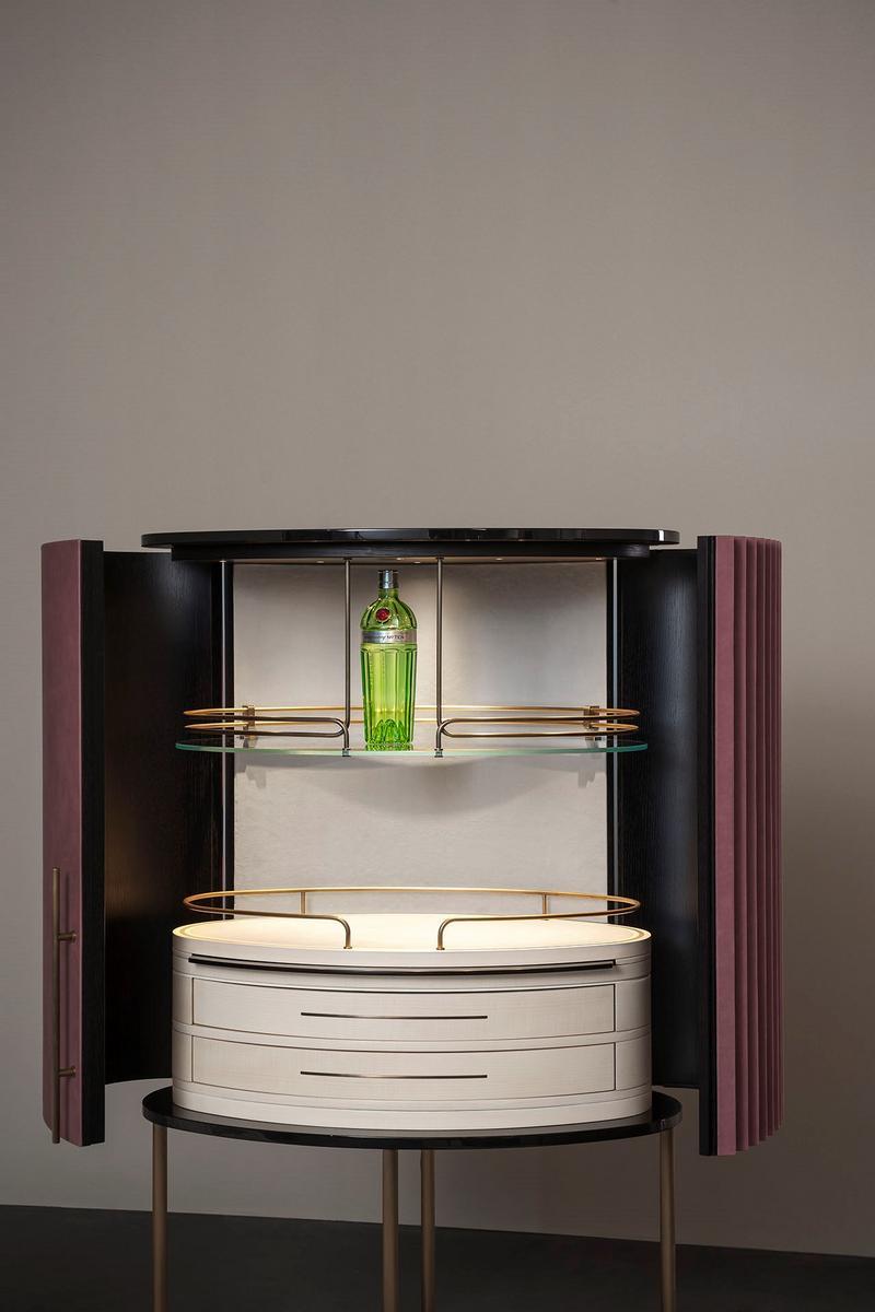 PLISSÉ Leather bar cabinet with integrated lighting