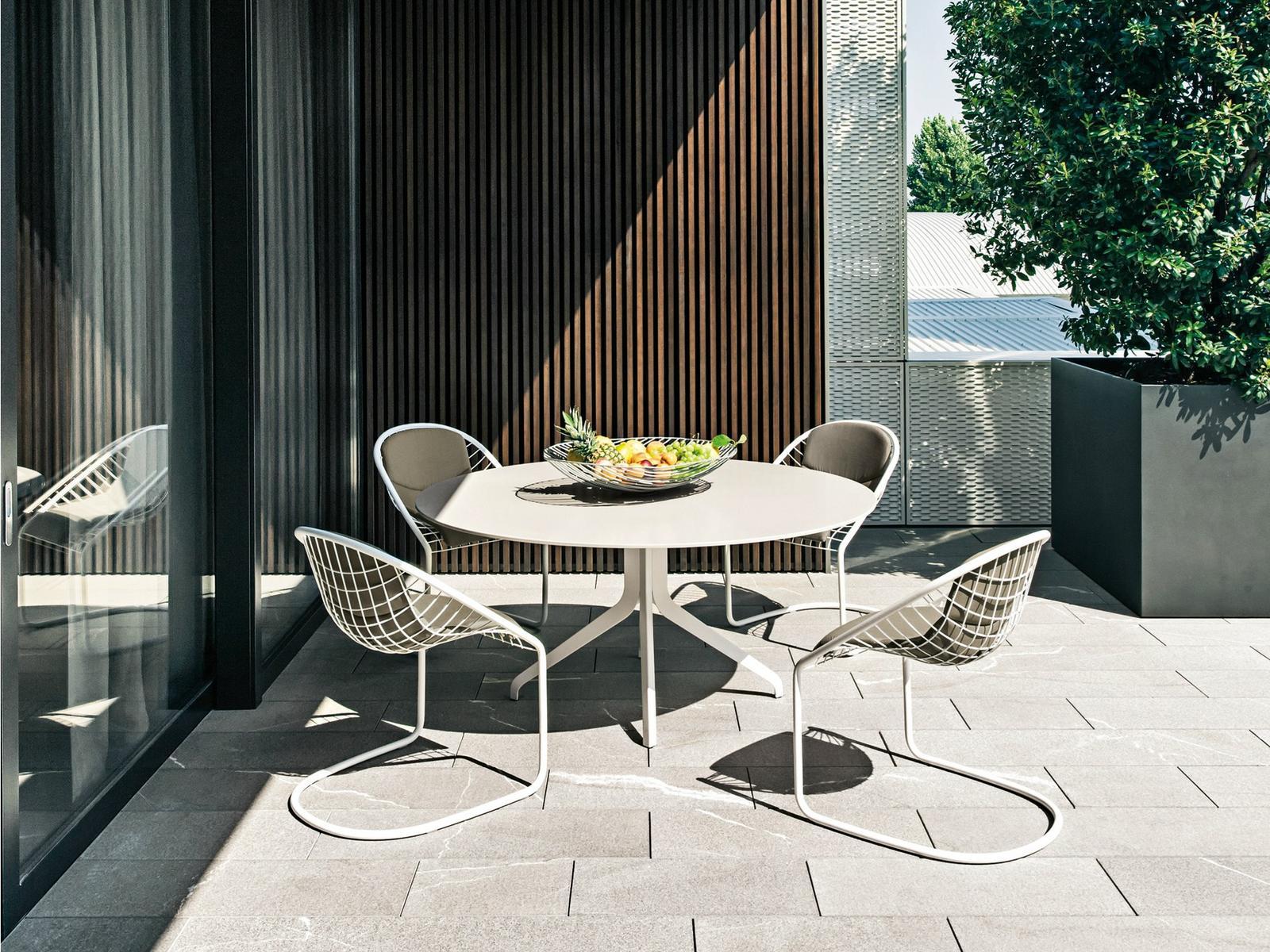 CLAYDON OUTDOOR Outdoor table