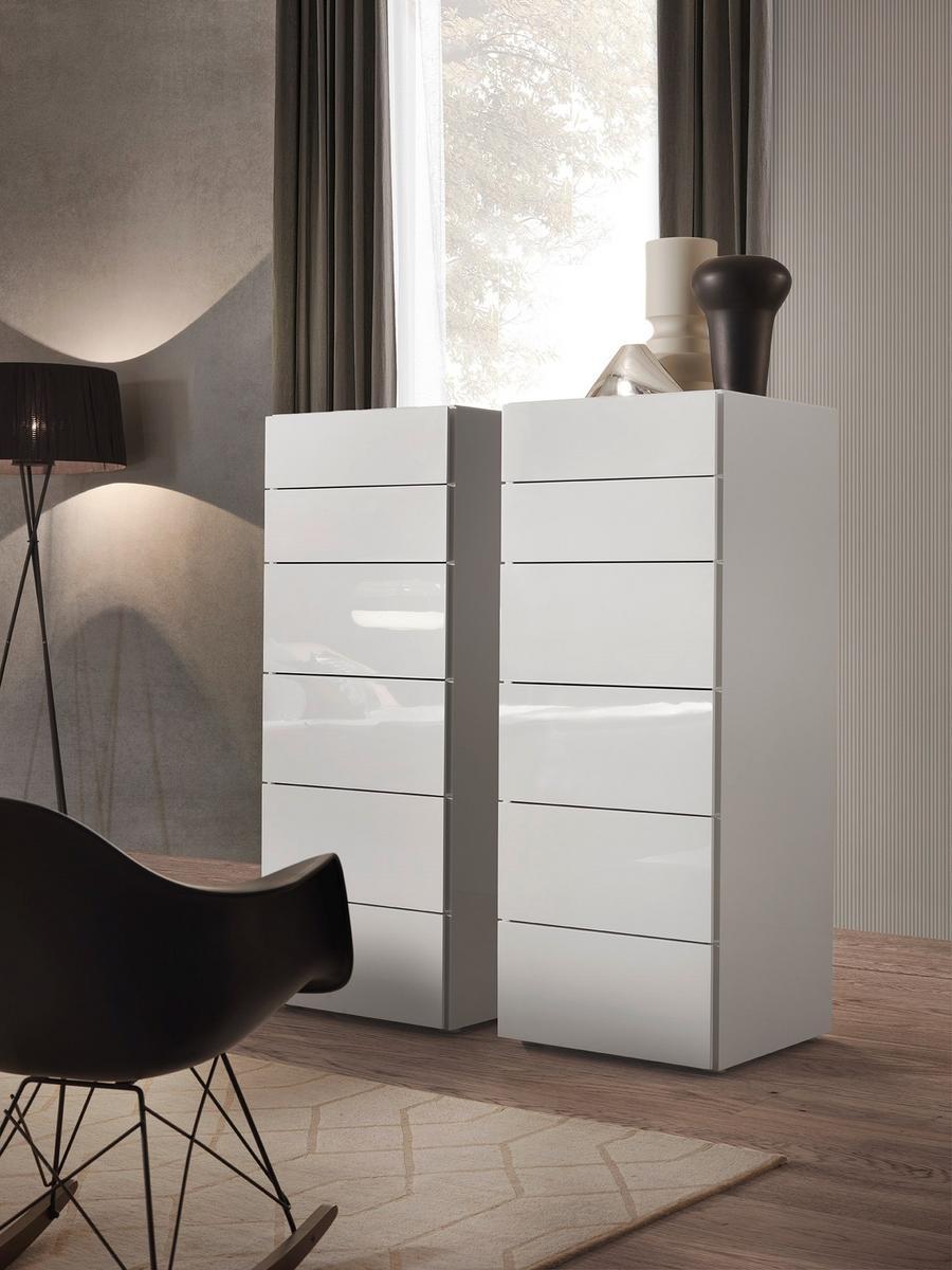 MARTIN Wooden chest of drawers