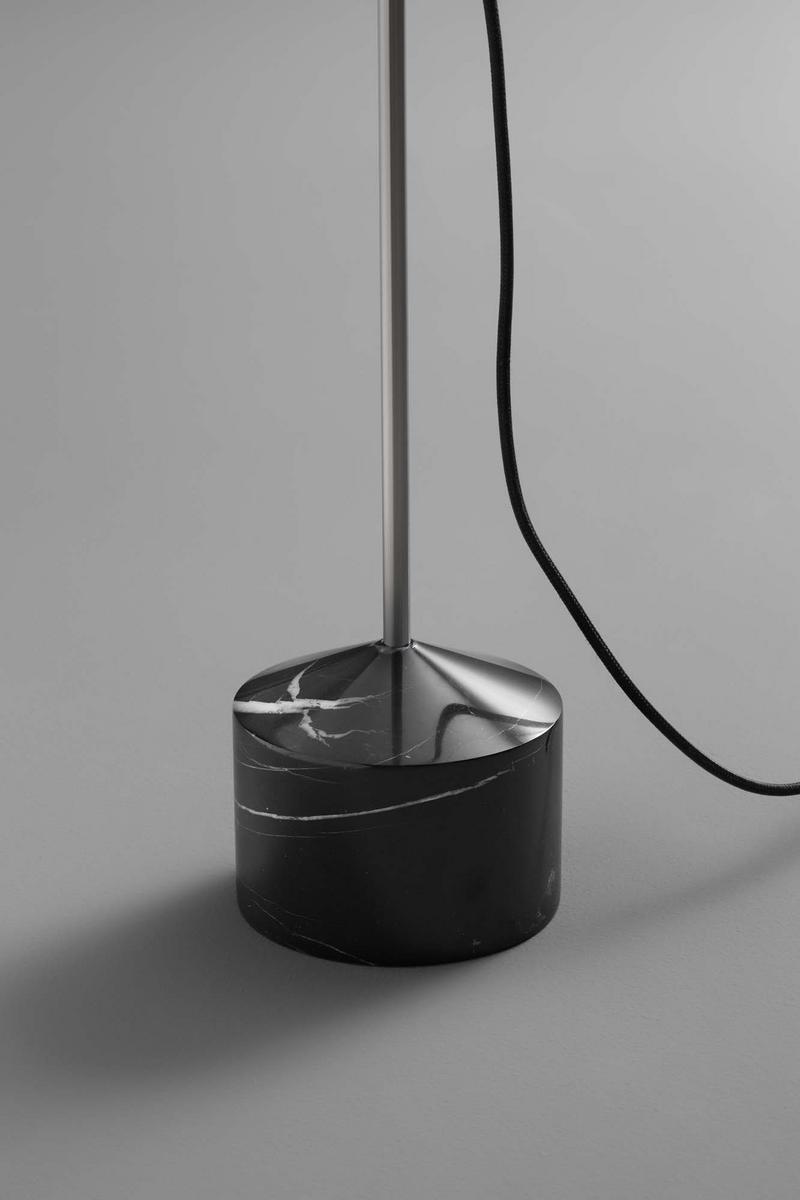 NAKED LED height-adjustable floor lamp