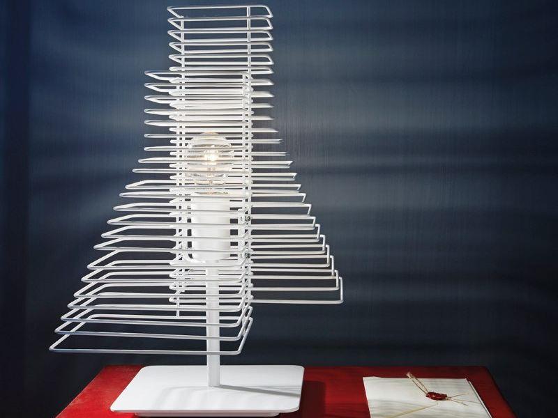 GROWN Halogen iron table lamp