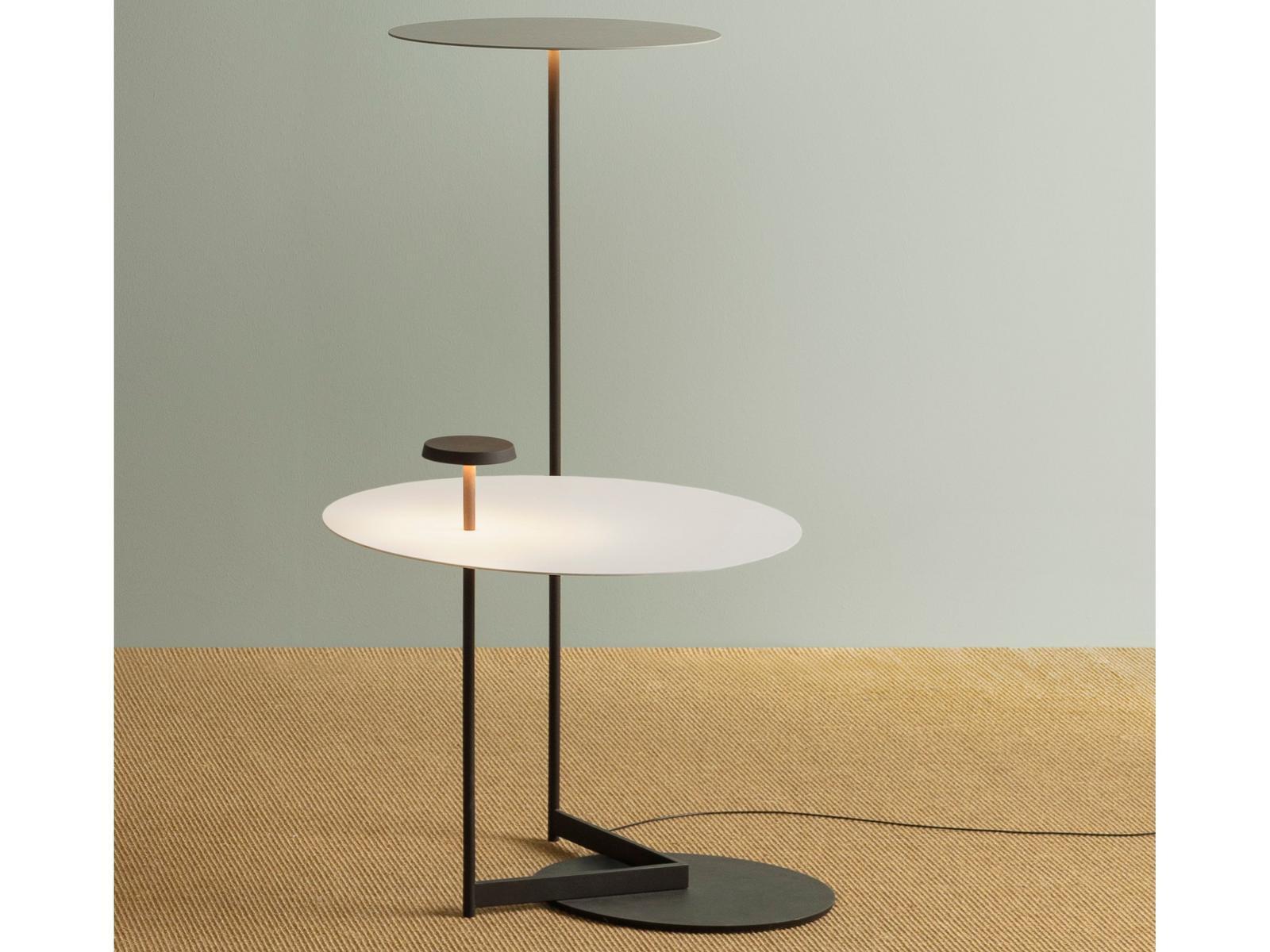 FLAT 5945 LED metal floor lamp with shelf