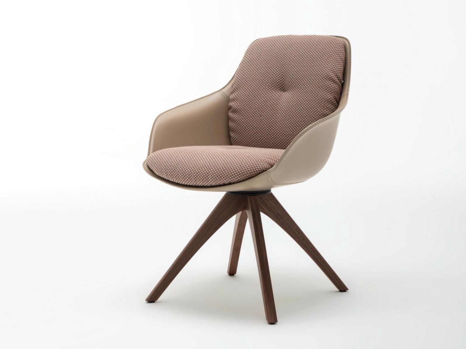 600 Trestle-based chair with armrests