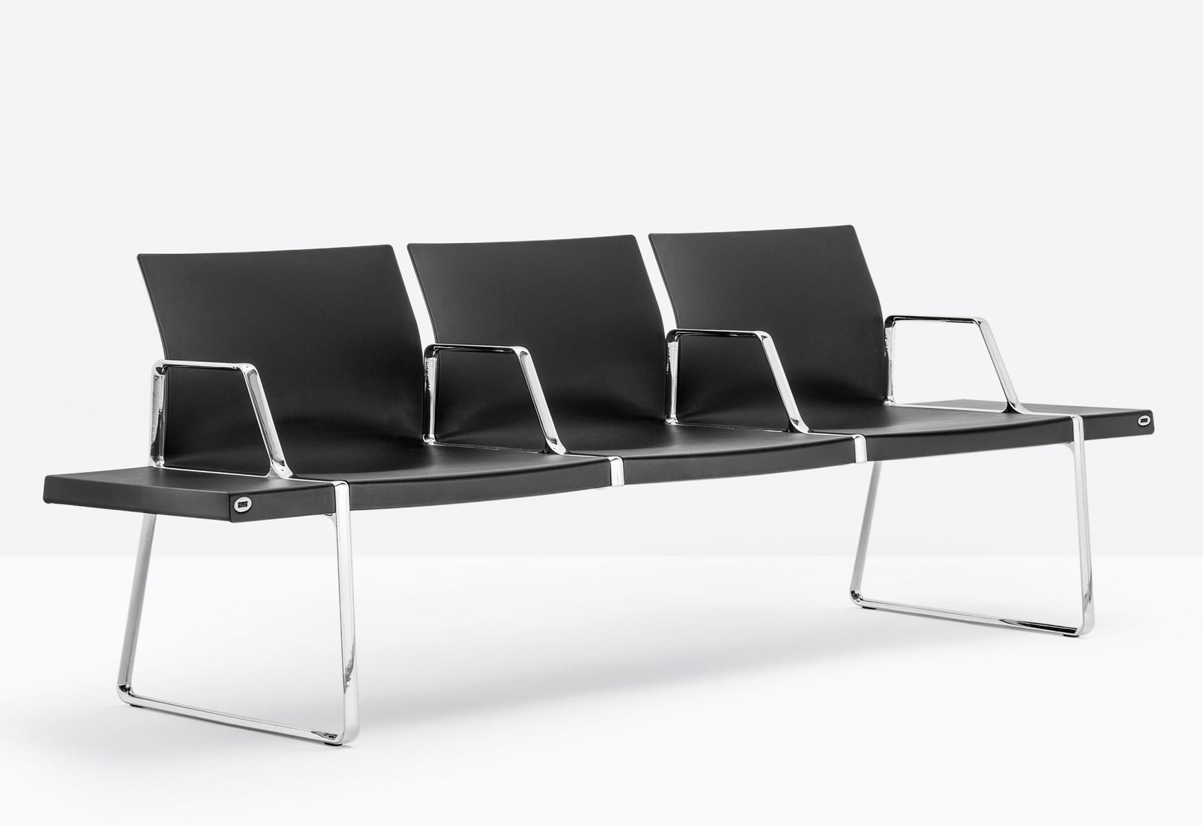 PLURAL P02013/2014/2016/2019 Bench with armrests