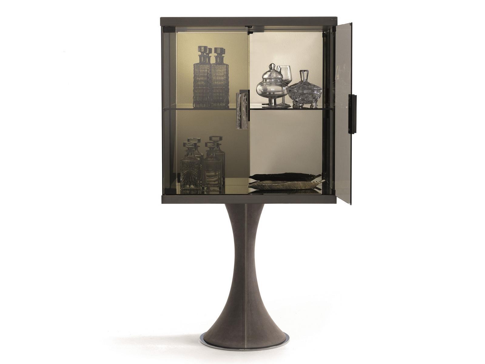 OSCAR Metal display cabinet