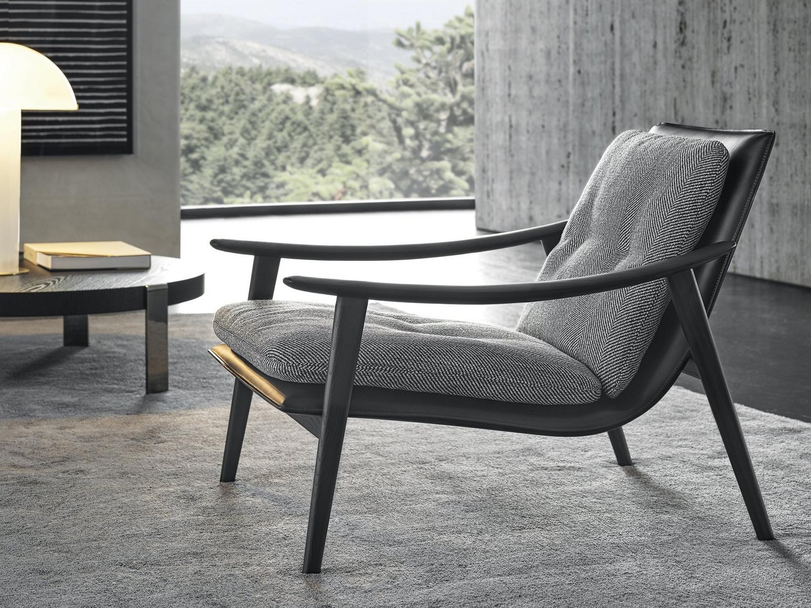 FYNN SADDLE HIDE Tanned leather armchair with armrests