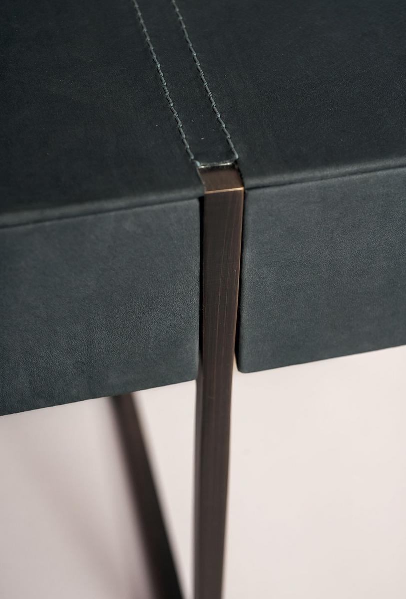 ICARO Leather bedside table with drawers