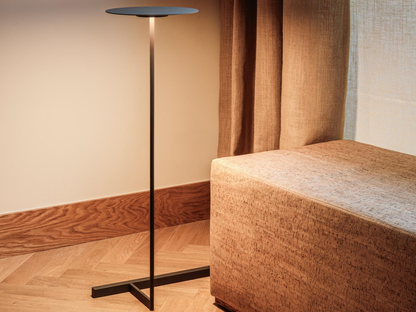 FLAT 5957 LED metal floor lamp
