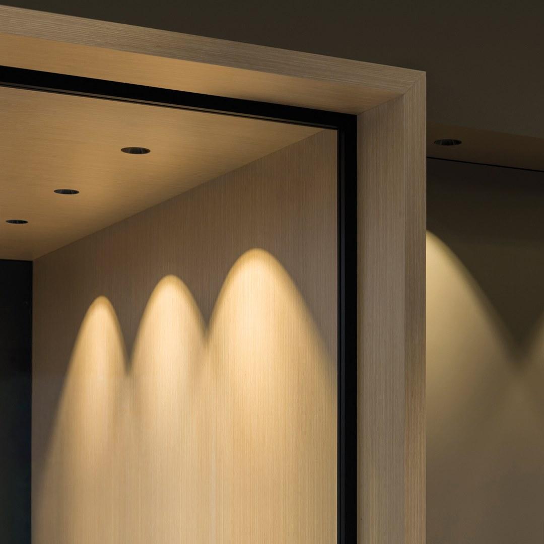 SHOT LIGHT M ASYMMETRIC LED round recessed aluminium spotlight