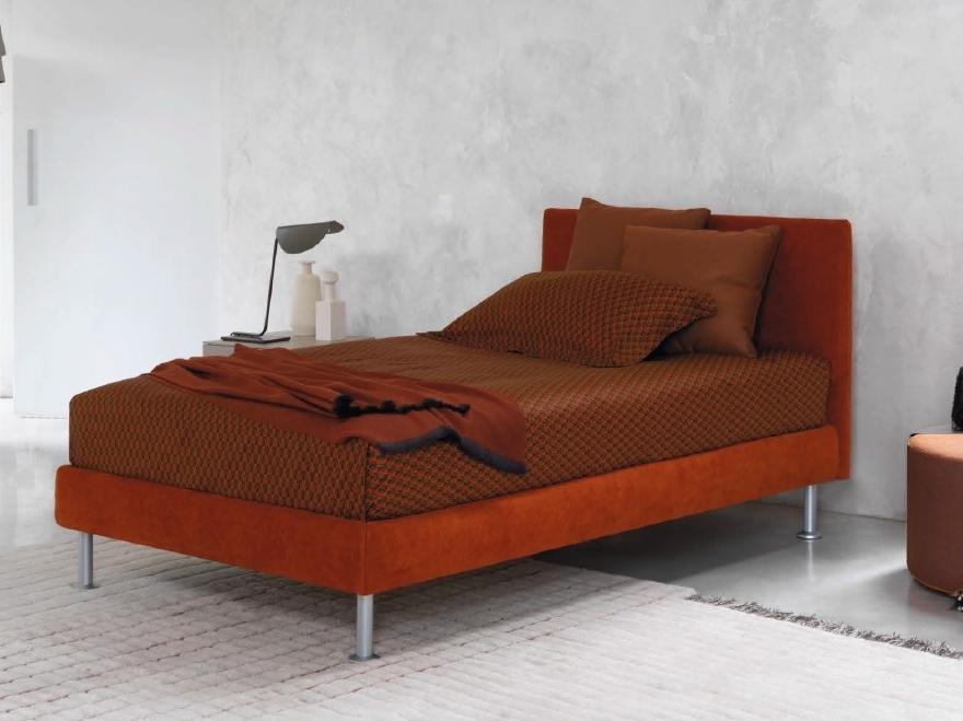 NOTTURNO Upholstered bed on castors