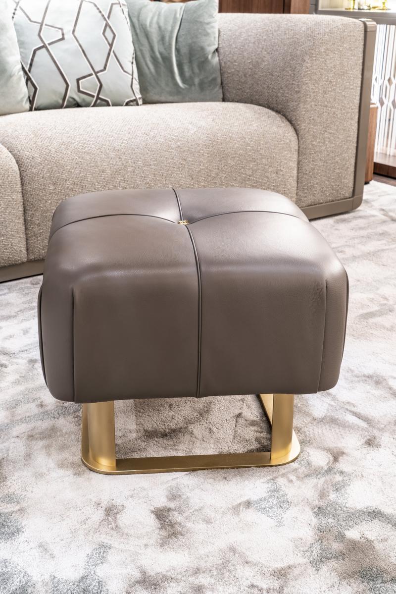 BELLE Square velvet pouf