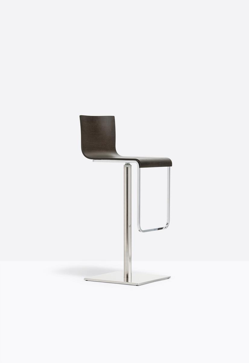 KUADRA 4408 High swivel stool with footrest