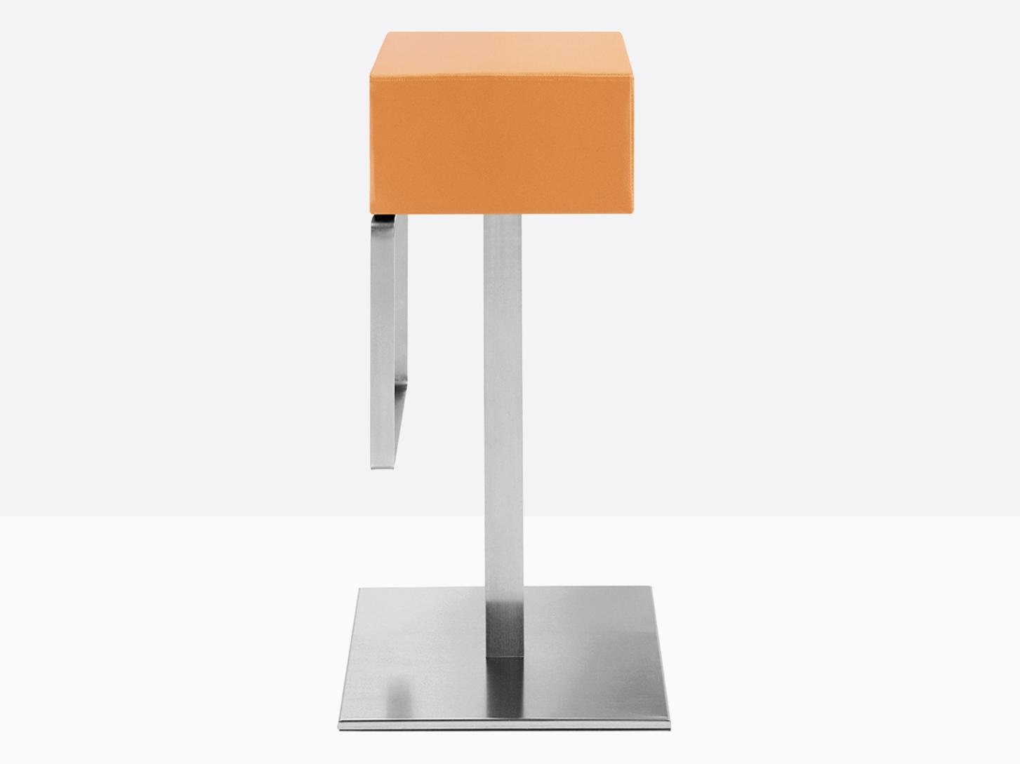 HX 4445G High swivel stool with footrest