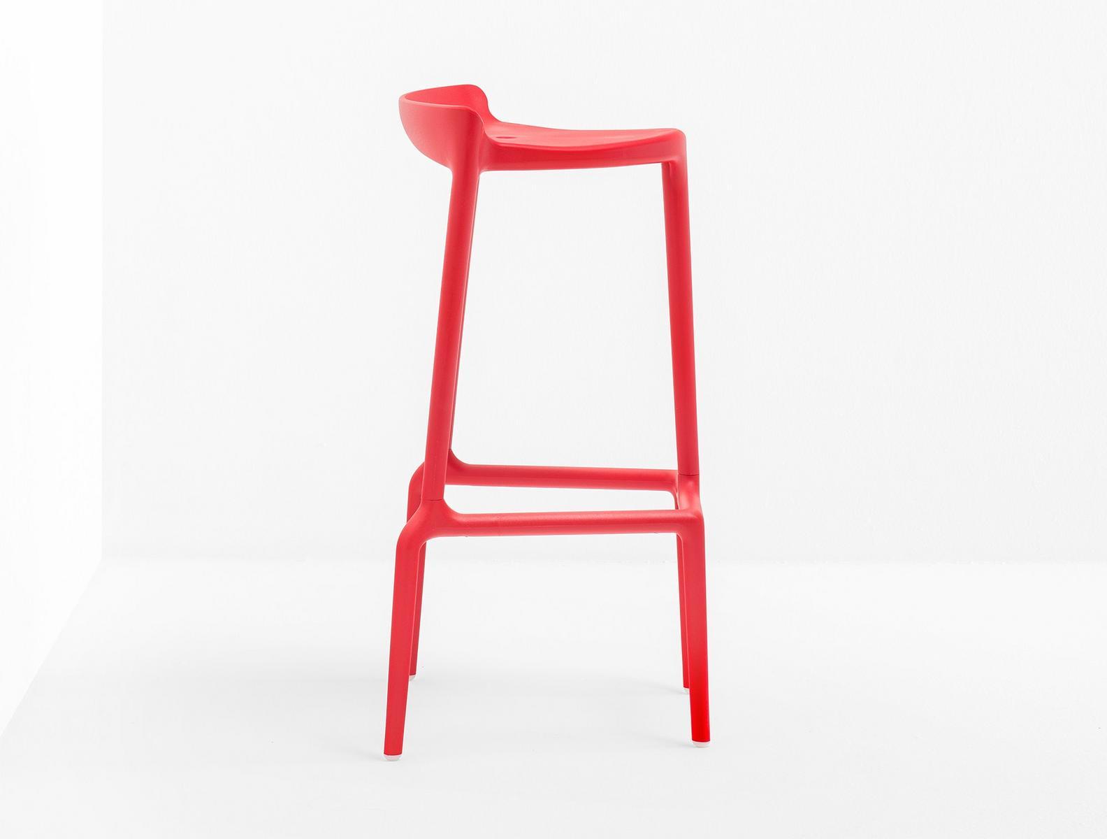 HAPPY 490 High stackable polypropylene stool