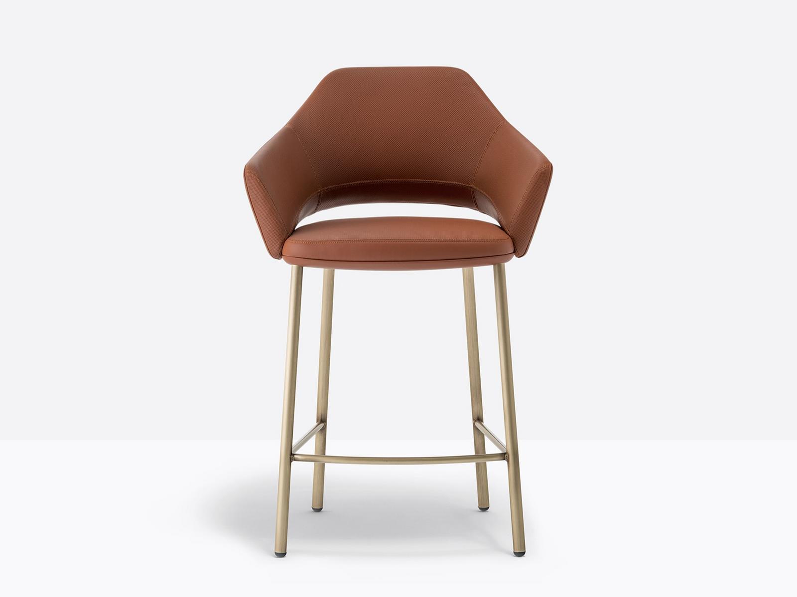 VIC 649 High leather stool with armrests