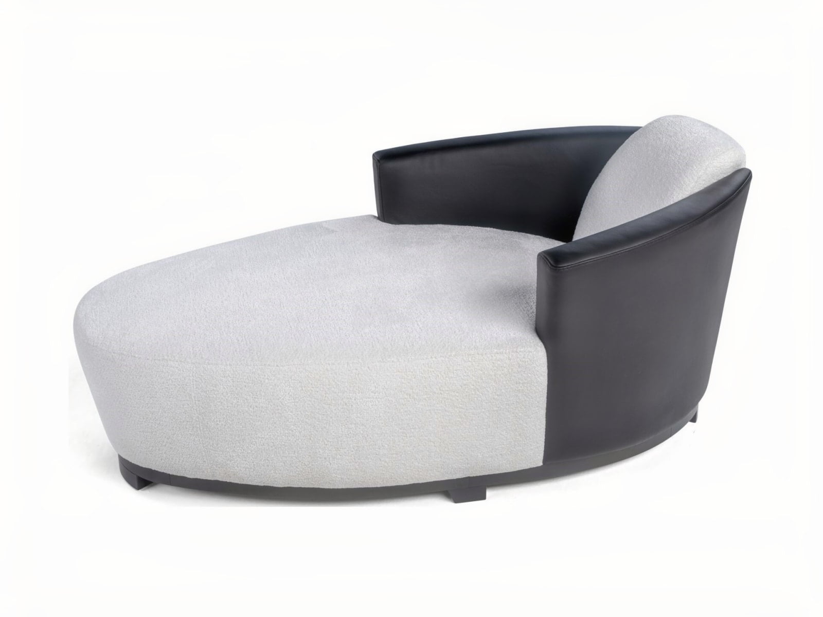 HOTEL Iconic 'Hotel' chaise-longue with unique asymmetrical design. Offers versatile, stylish comfort with Calia Italia's distinguished character. Perfect for modern living spaces.