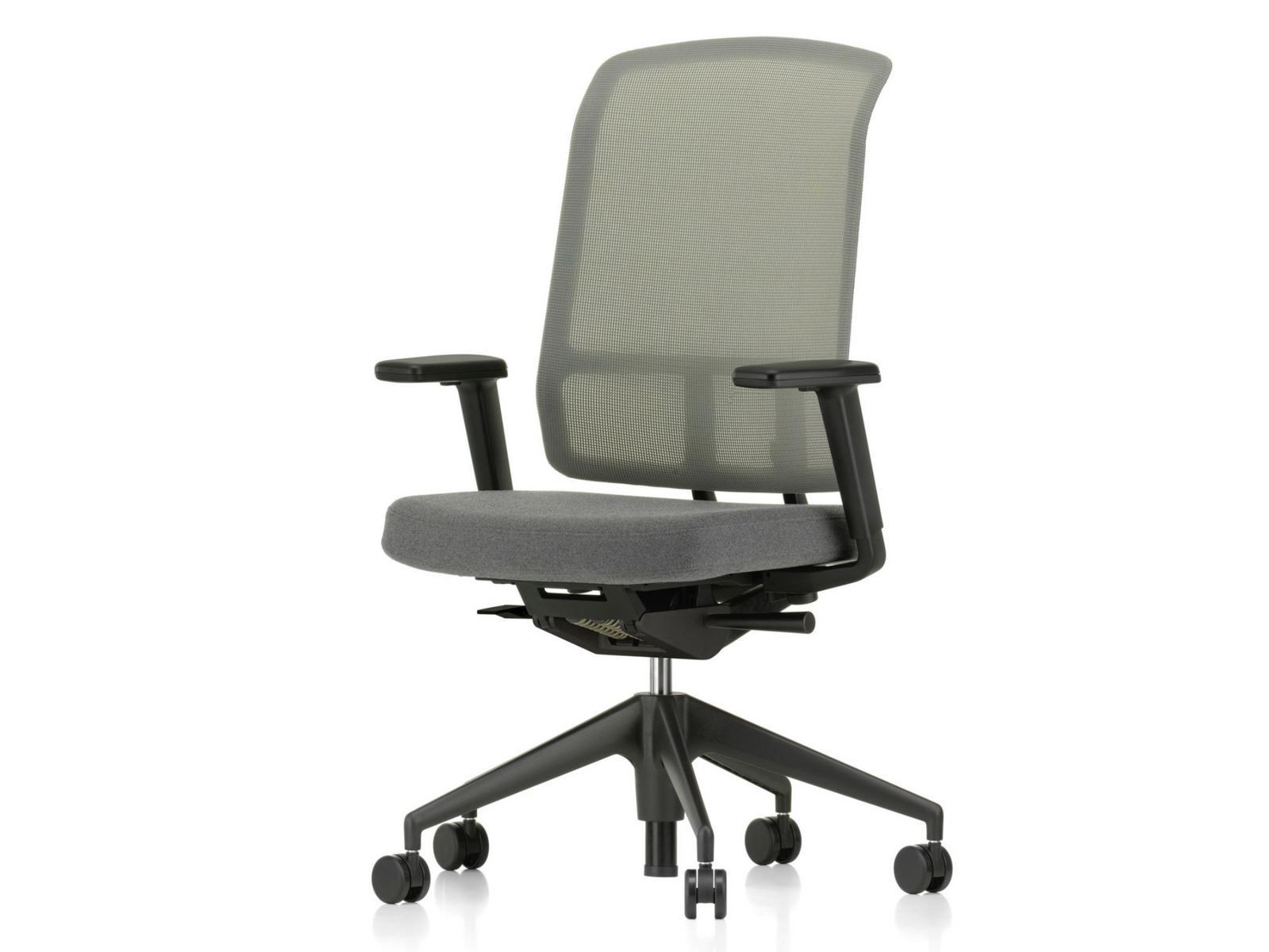 AM CHAIR Swivel mesh office chair with armrests