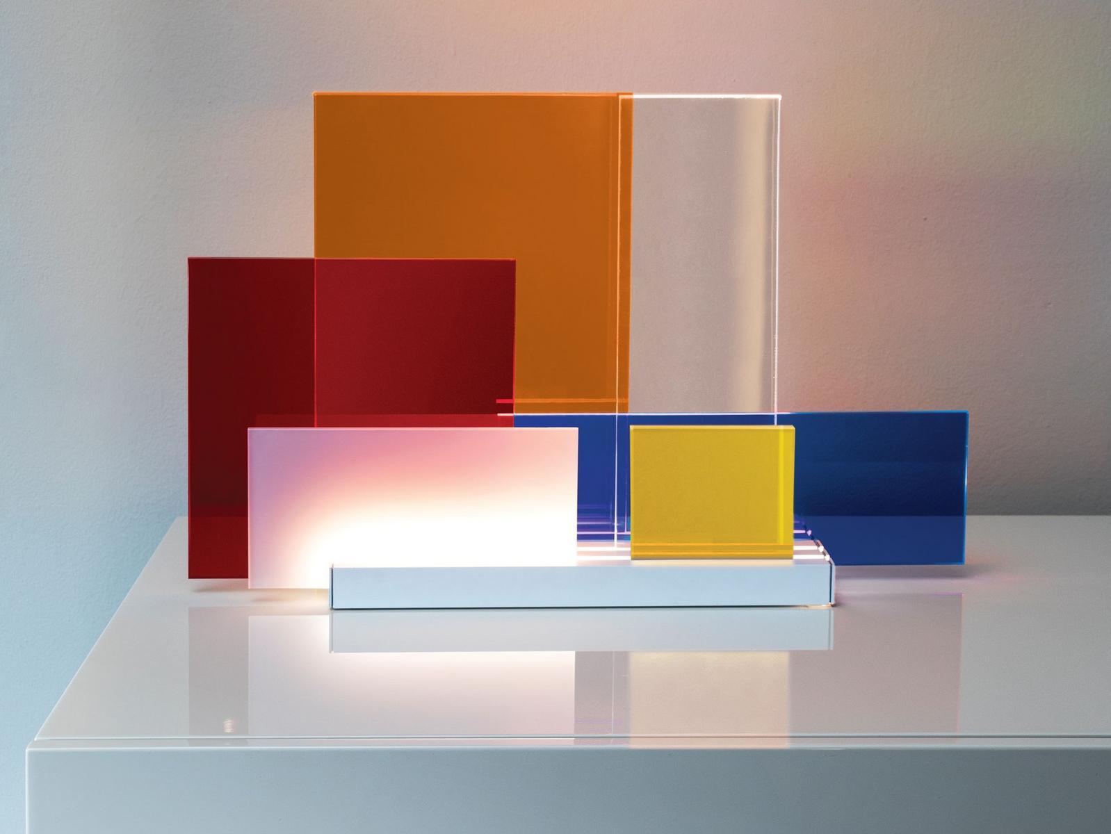 ON LINES LED methacrylate table lamp
