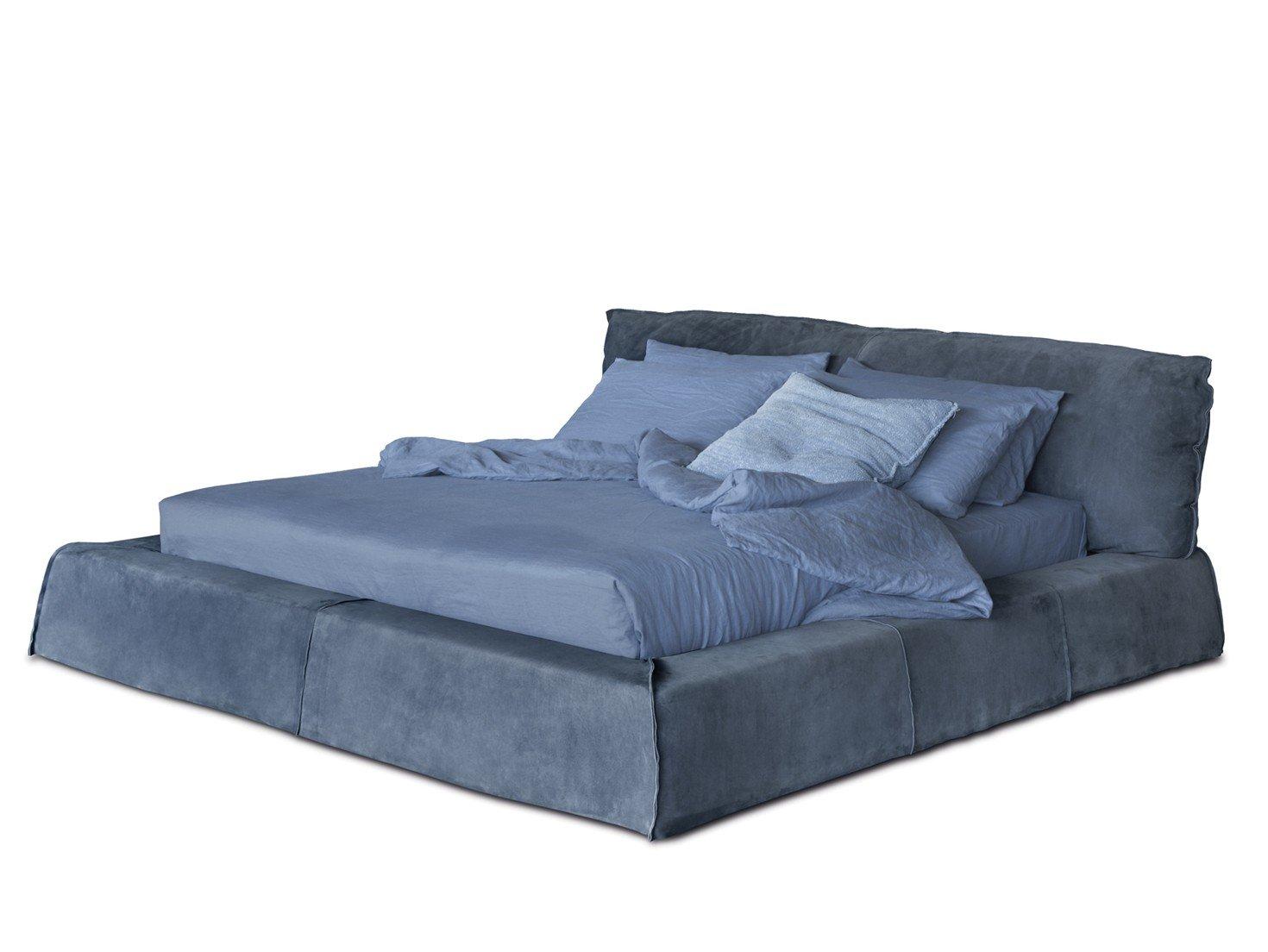 PARIS Upholstered leather bed