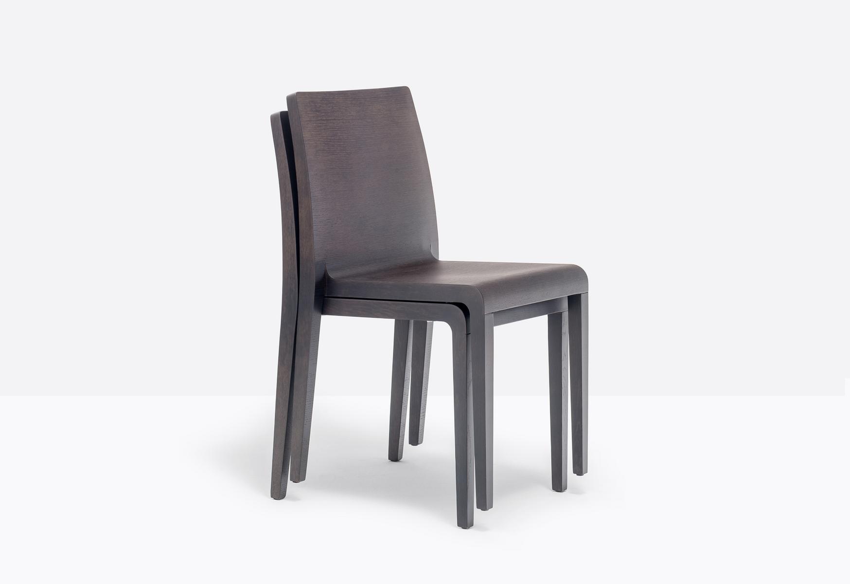 YOUNG 421 Stackable wooden chair