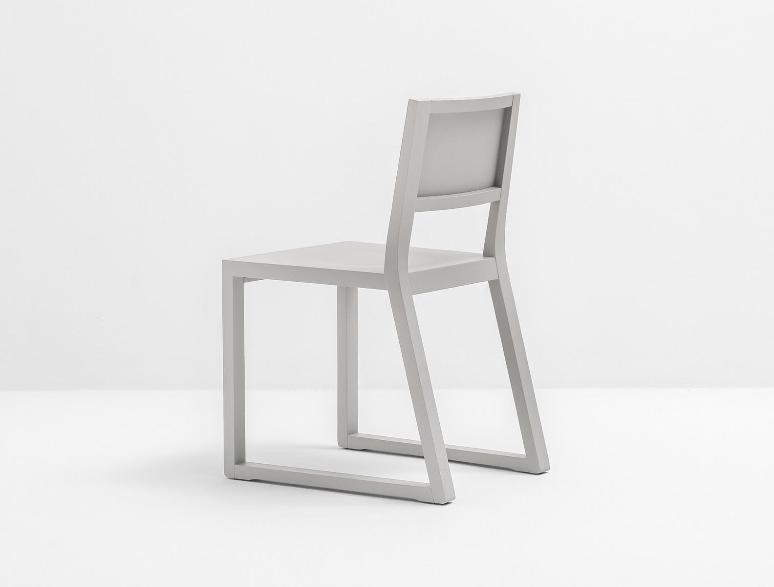 FEEL 450 Sled base solid wood chair