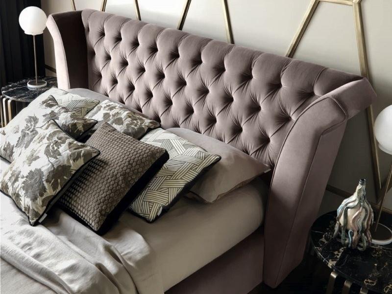 SHELL Bed with tufted headboard