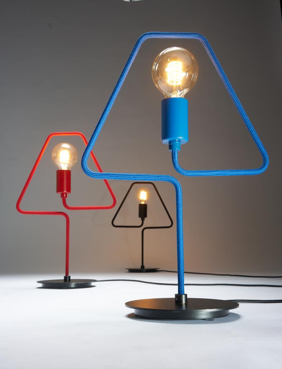 A-SHADE Direct light metal table lamp