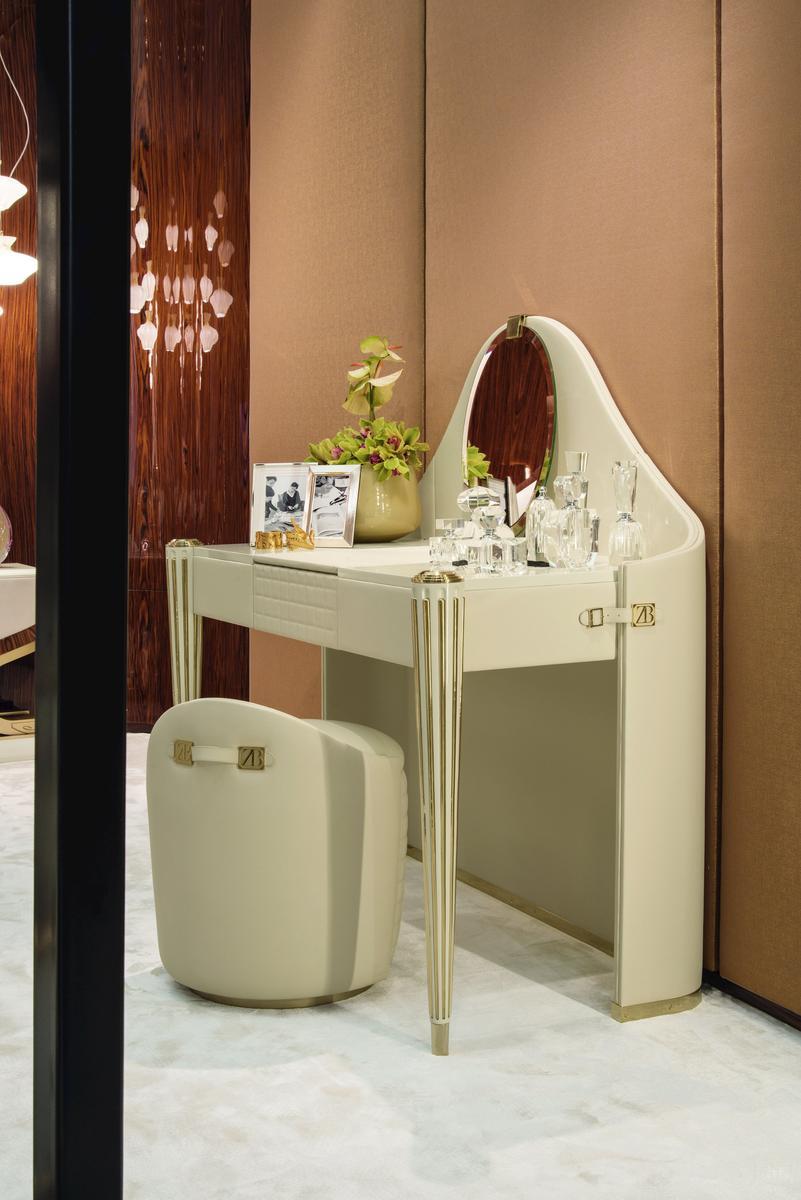 KIMBERLY Dressing table covered in leather