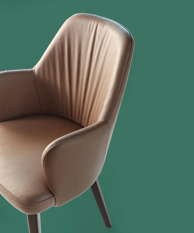 BOB Upholstered leather chair