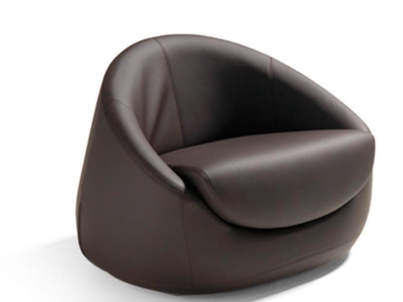 CUCCIA Leather armchair with removable cover