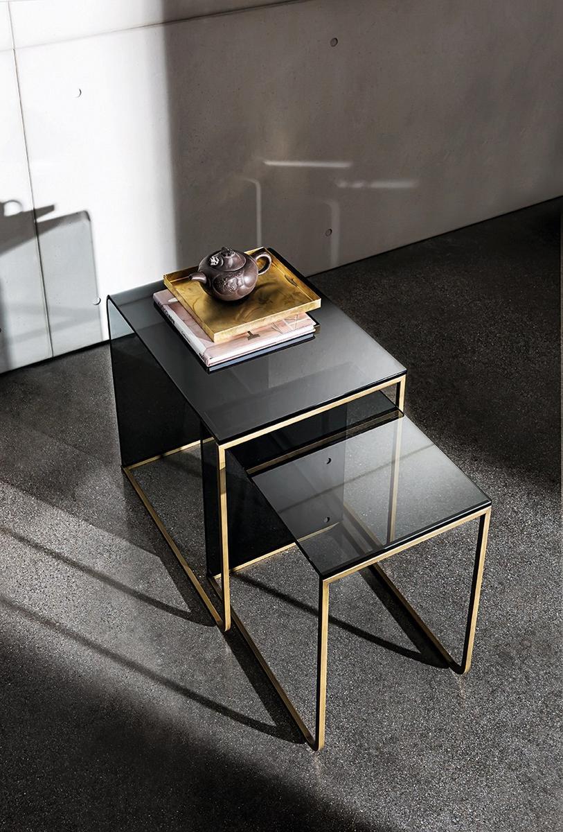 NIDO Stackable glass coffee table